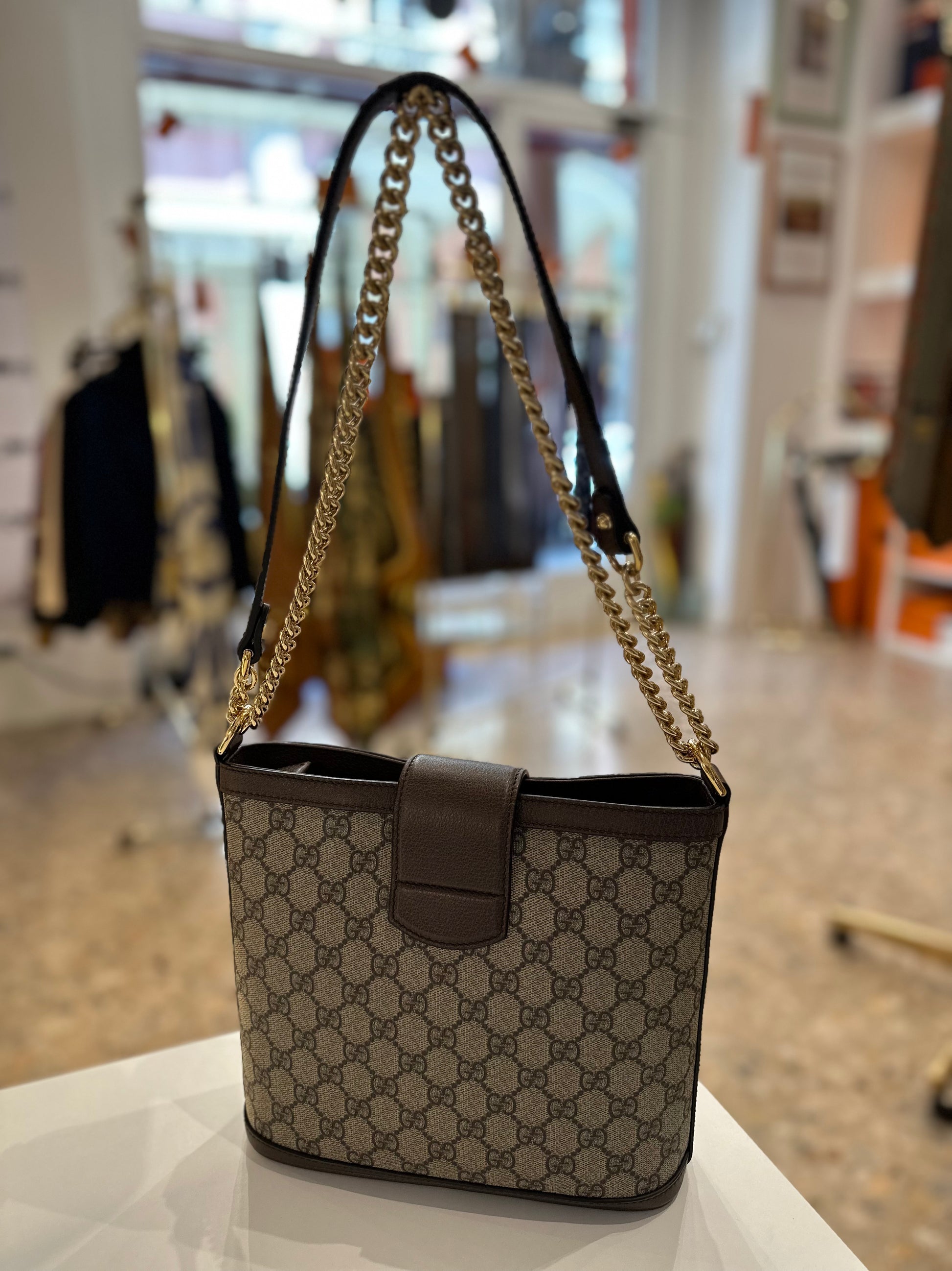 Gucci dionysus bucket deals bag