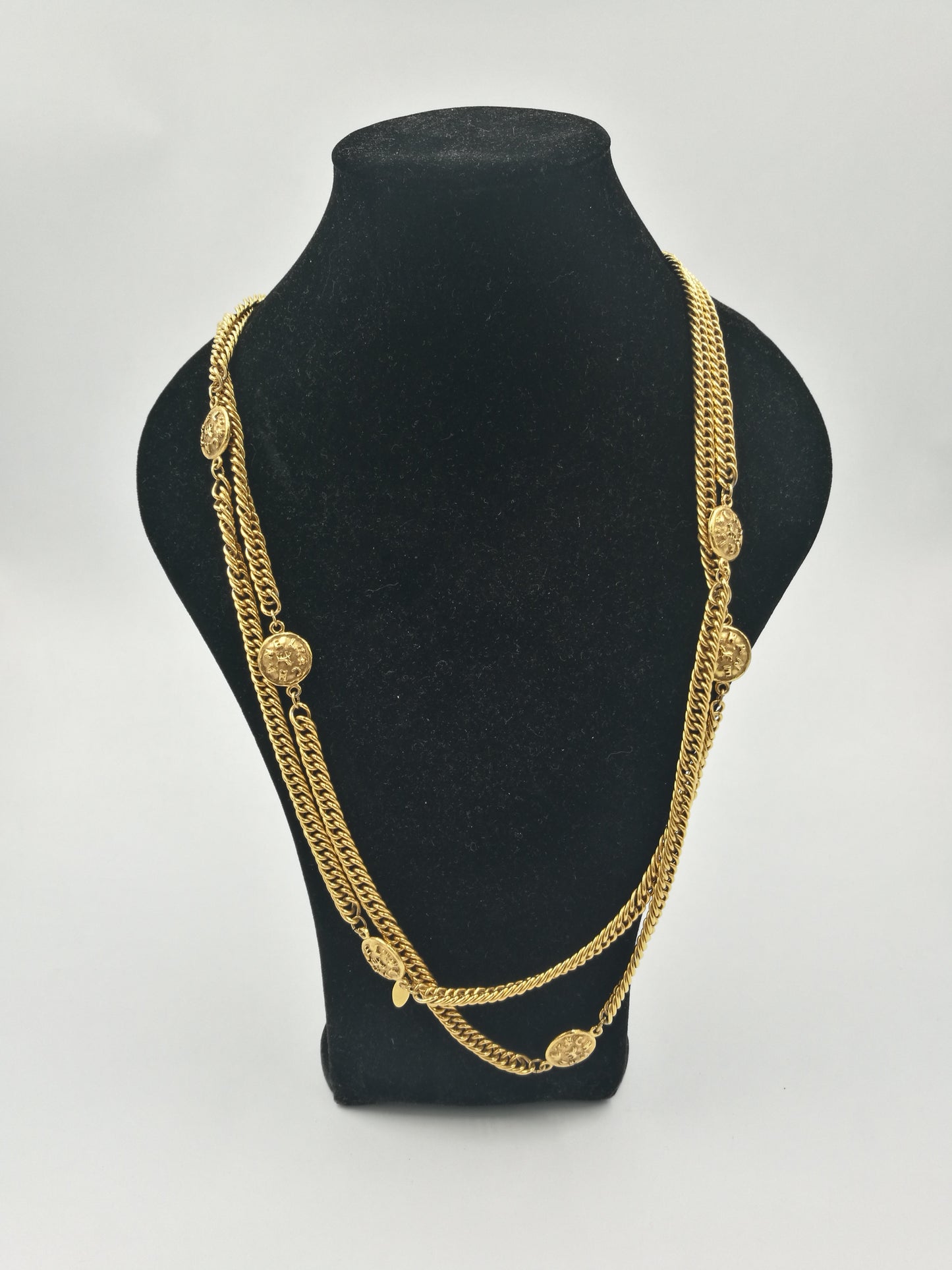 Chanel collana in metallo dorato